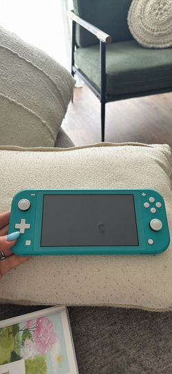 Nintendo Switch Lite & Case