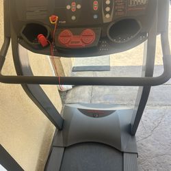 Treadmill Life Fitness