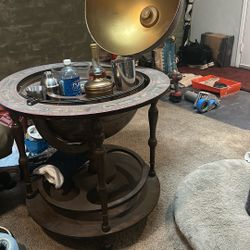 Antique Globe Wetbar