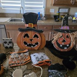 Halloween DECOR SOLD AS LOT 