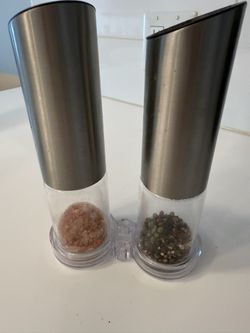 Gravity Salt And Pepper Grinders 