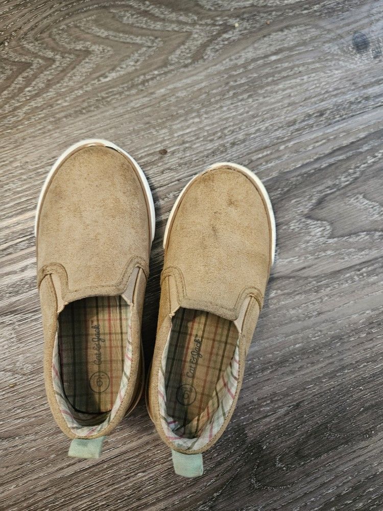 Free Shoes Cat & Jack Size 9