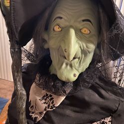 Life Size Spooky Halloween Witch 🧙‍♀️ 
