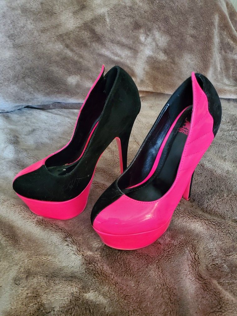 Hit Pink & Black Stilettos Size 7 Great Shape