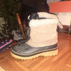 Womans Snow/sleet Boots