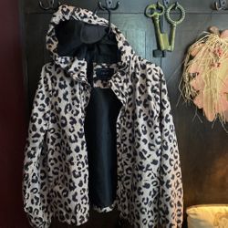 Darling, leopard rain jacket so small
