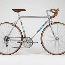 : 1970s Raleigh Grand Prix - Vintage Road Bike (Overhauled)