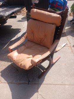 Lounge chair