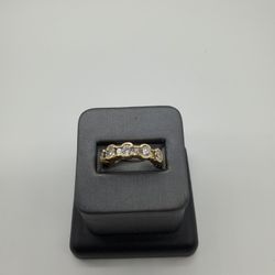 14KT YELLOW GOLD LADIES DIAMOND RING 