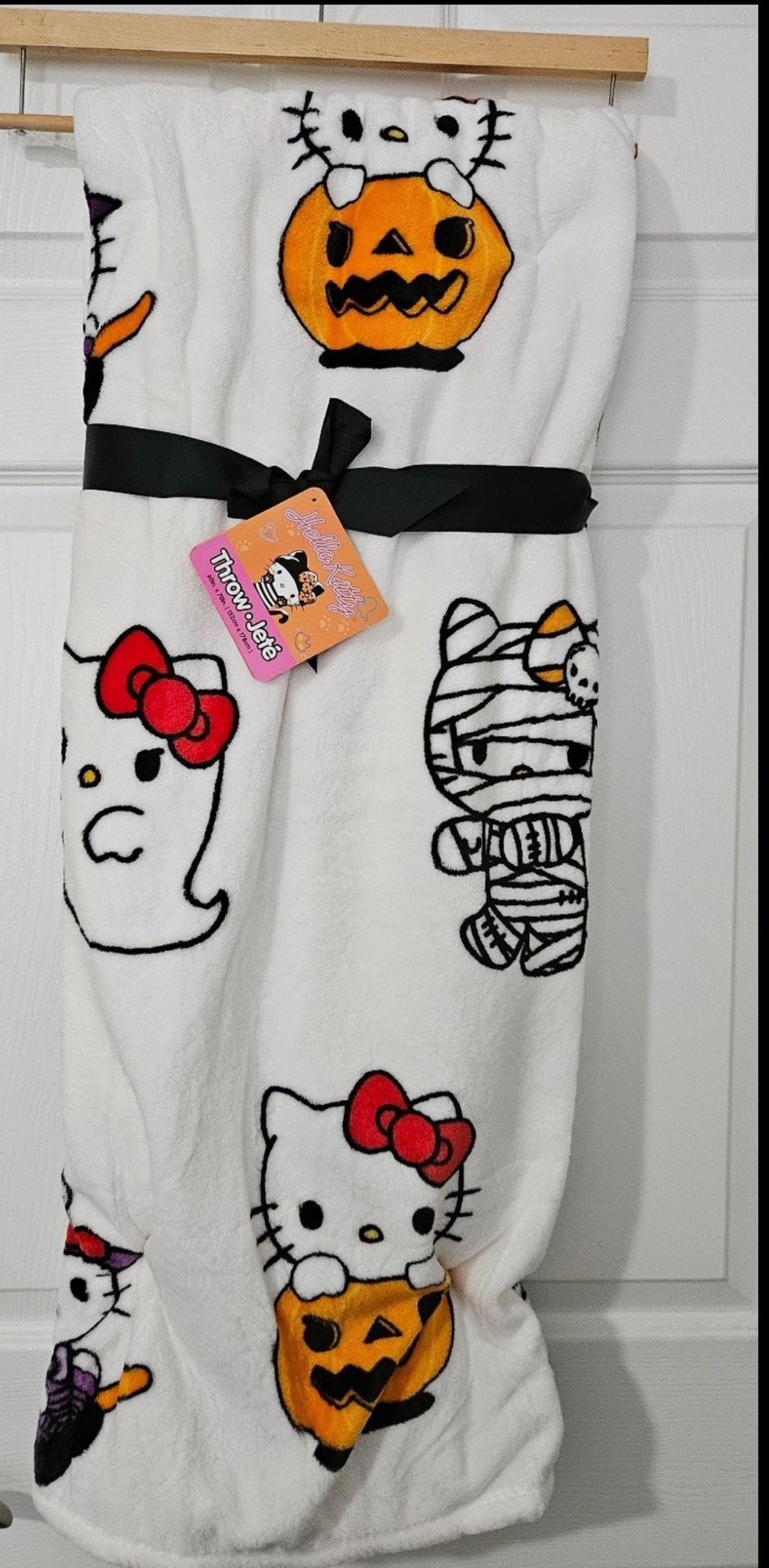 Hello Kitty Halloween Blanket
