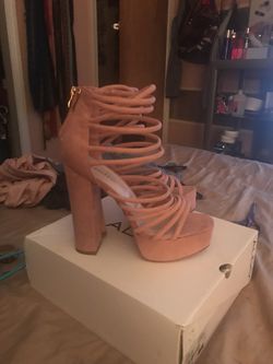Size 10 Liliana blush pink heels