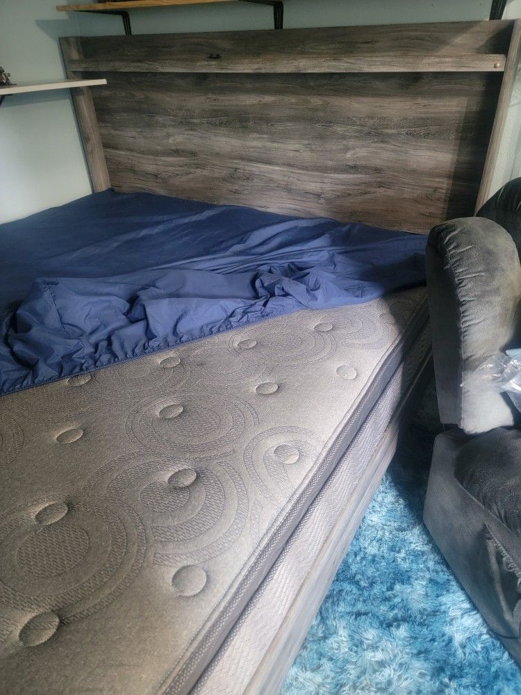 King Size Bed And Mattress 