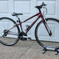 28" Trek Hybrid Bike 13"frame 