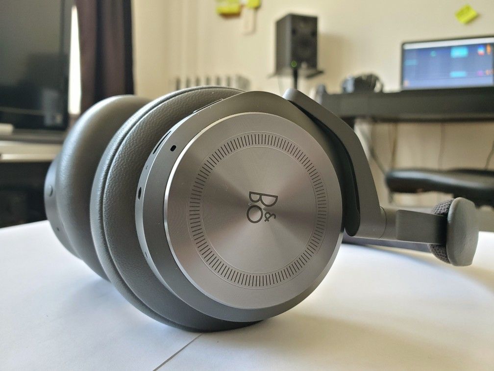 Bang & Olufsen Beoplay HX