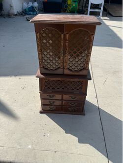 Vintage wood jewelry box