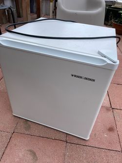 Black and Decker mini fridge