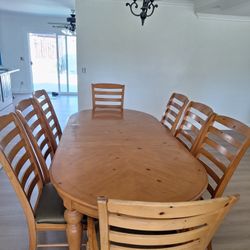 Formal Dinning Table