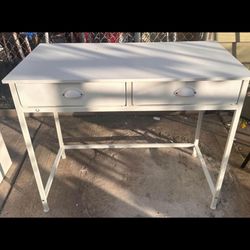 35” white desk