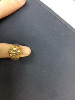 10k Gold lion head ring