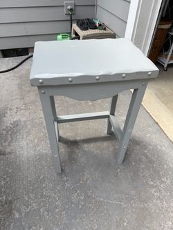 Adorable Vintage Grey Table