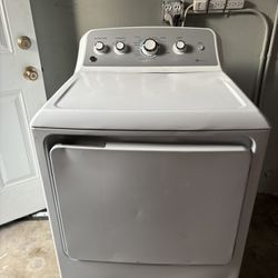 GE® 7.2 cu. ft. Capacity aluminized alloy drum Gas Dryer with Sensor Dry