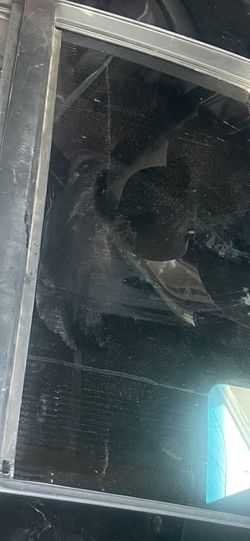 Nissan Tittan Window