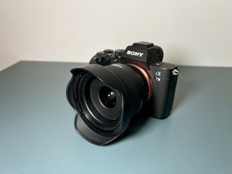 SONY A73 + TAMRON 20mm 2.8 LENS