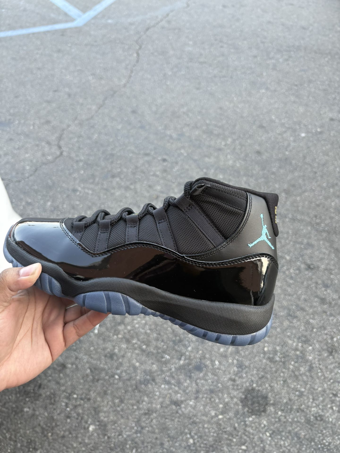 Jordan 11 Gamma Size 5.5, 11.5, 12.5, 13