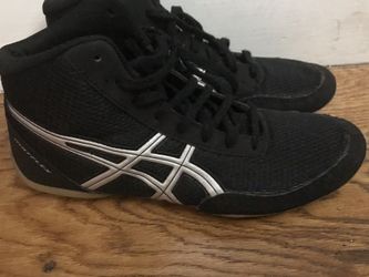 ASICS wrestling shoes boys sz 7