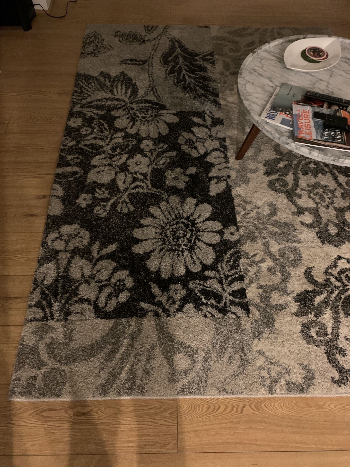 5’ x 8’ Floral Area Rug