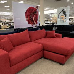 SOFAS/SECTIONALS 