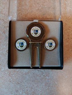  St Andrew's Golf Divot Tool And Ball Markers Set