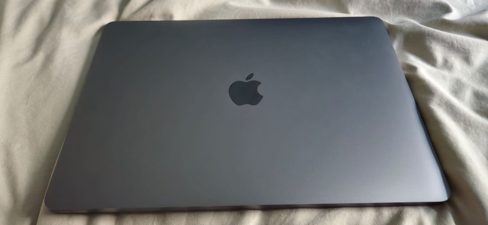2019 MacBook Pro 13 inch with touchbar