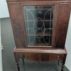 Sideboard, Hutch & 6 chairs (NO TABLE)