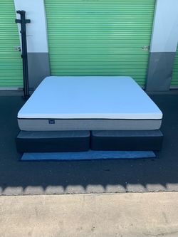 KING SIZE BED & METAL FRAME