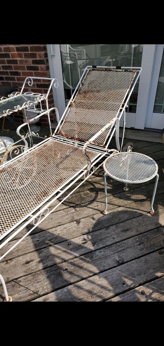 Vintage Mid Century Wrought Iron Recliner / Chaise Lounge Chair with matching side table