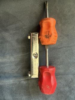 Small Snap On Tool Lot 2 Stubby Screw Drivers and Folding Hex Key Set