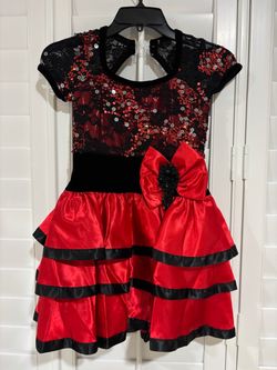 Girl’s dance costume