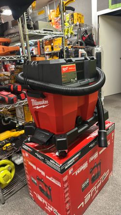 Milwaukee M18 FUEL 9 Gal. Cordless DUAL-BATTERY Wet/Dry Shop Vacuum with Filter, Hose, and Accessories (TOOL ONLY)