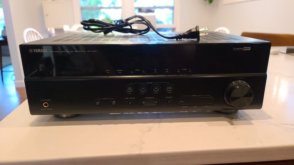 Yamaha 5.1 receiver with 4 HDMI in / 1 out