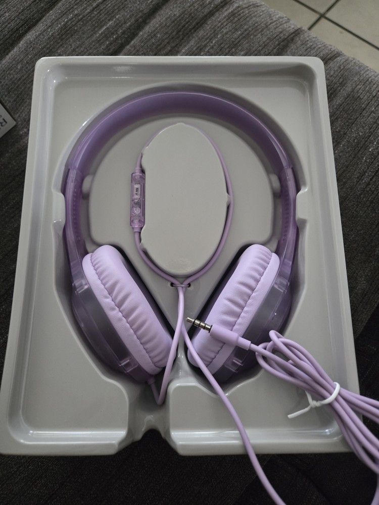 Wired Headphones $5 New
