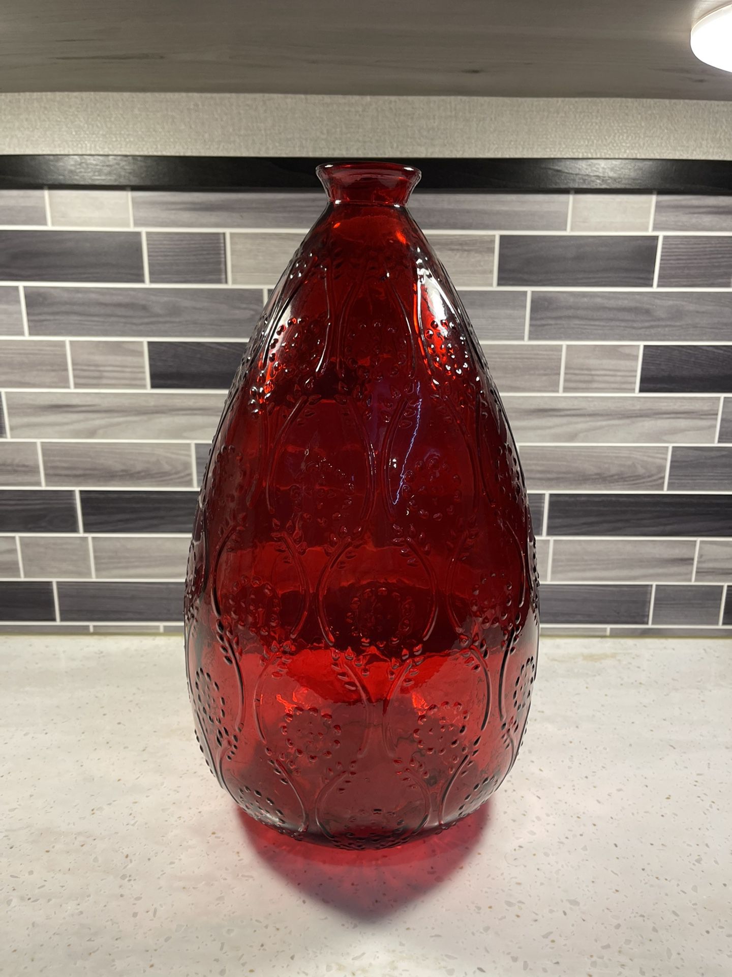 Red Glass Vase (no chips or cracks)