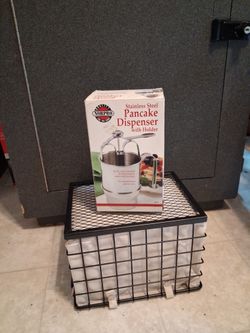 Pancake Dispenser With Holder
