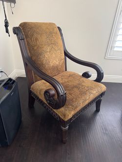 Elegant Traditional Wood Accent Chair