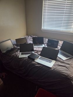 Laptops blundle por parts or for be refurbished.