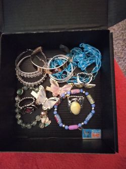 Women's jewelry , only for pick up