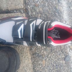 Bicycle shoe