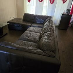 Living Room Set Sectional and Glass Table 