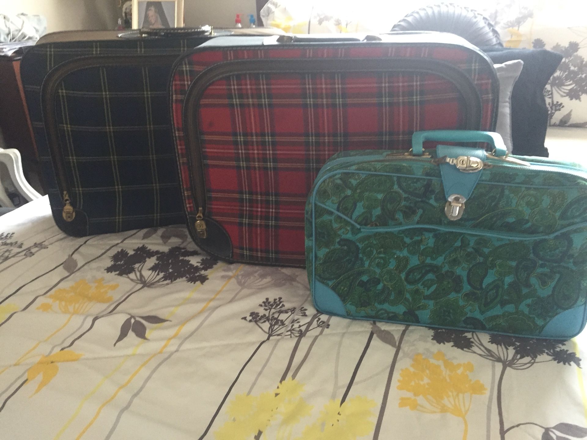 Retro/Vintage overnight suitcases