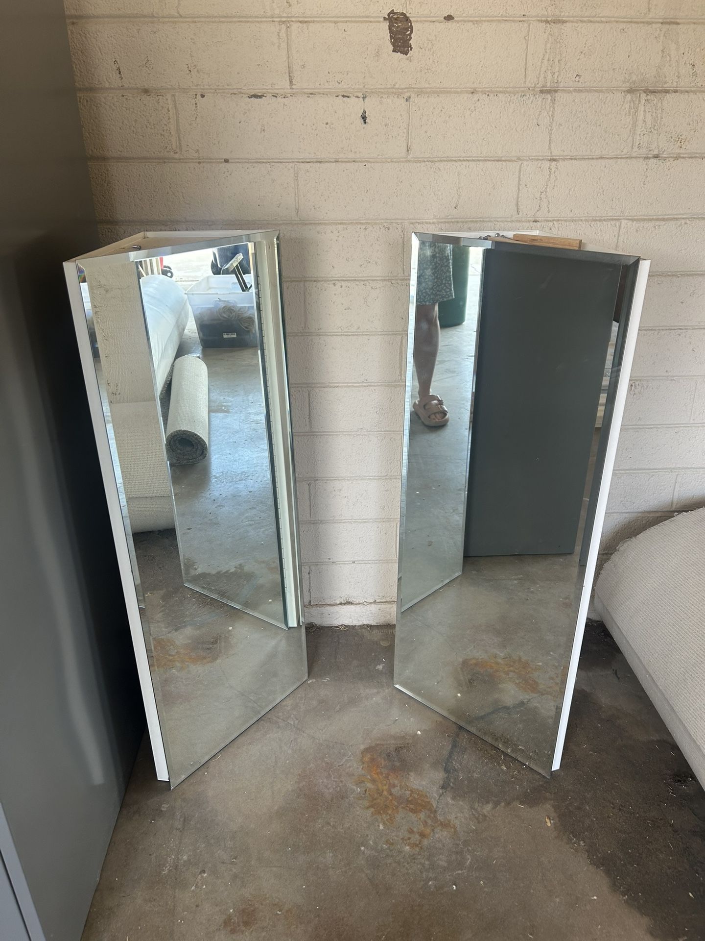 Corner Medicine Cabinets With Mirrors